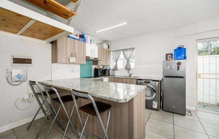 2 Bedroom Property for Sale in Parsonsvlei Eastern Cape